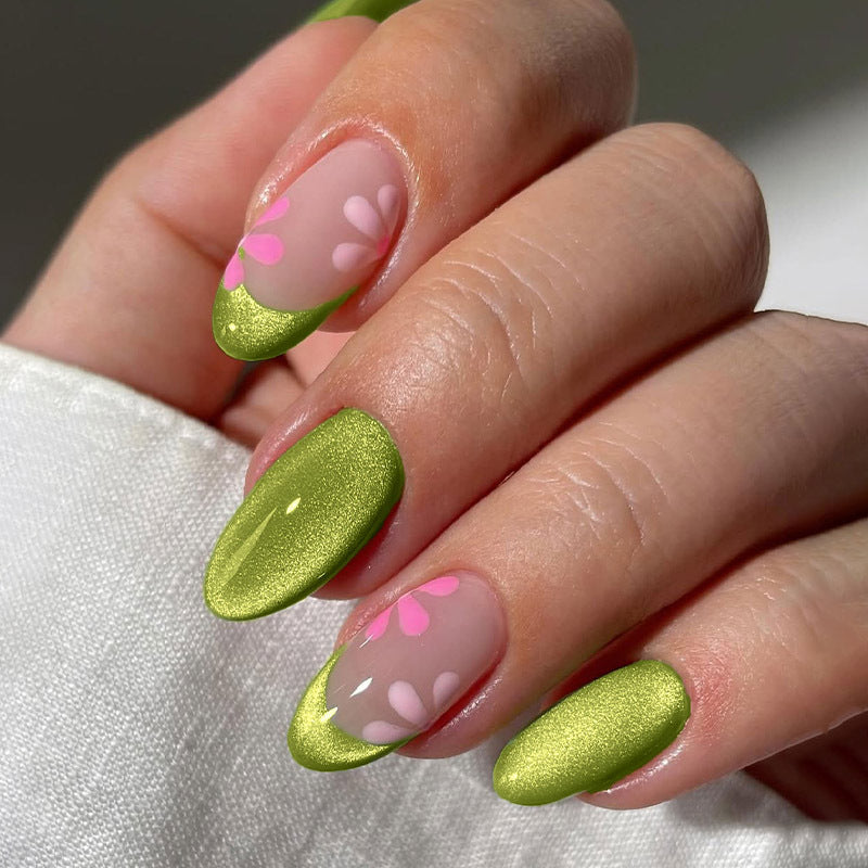Künstlerisches Floral Druck-auf-Nageldesign