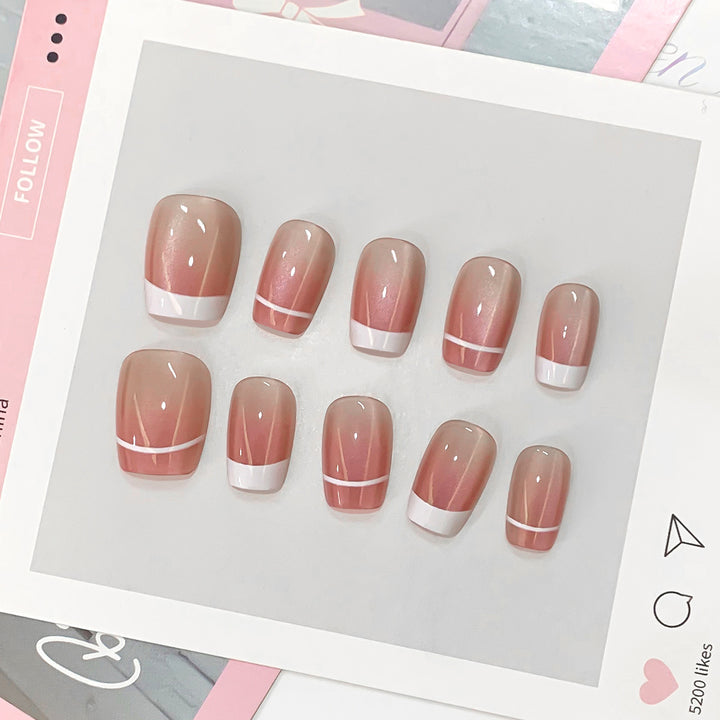 Kunstvolle French Nagelspitzen Karnz