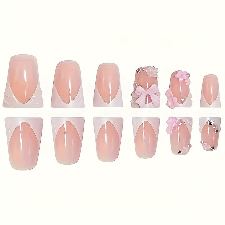 Dekorative florale Nagelkunstverlängerungen Karnz