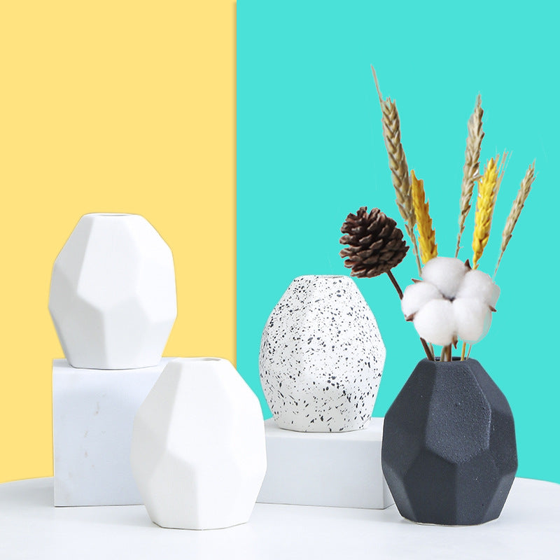 Geometrische dekorative Keramikvase Karnz