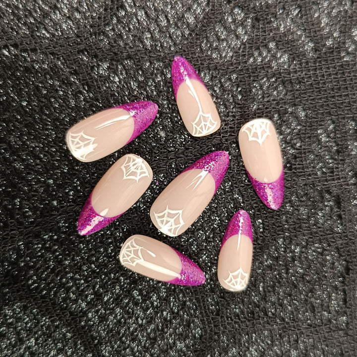 Künstlerisches Spiderweb Press-On Nagelset Karnz