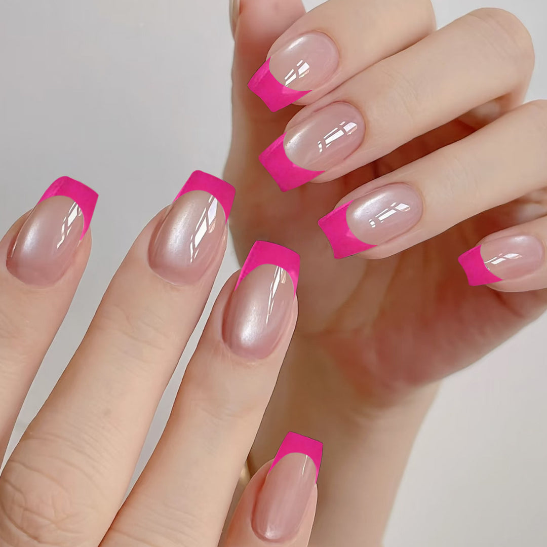 Stylische Acryl French Tip Nagelkunst Karnz