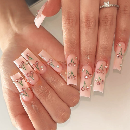 Dekorative Nagelkunst Karnz