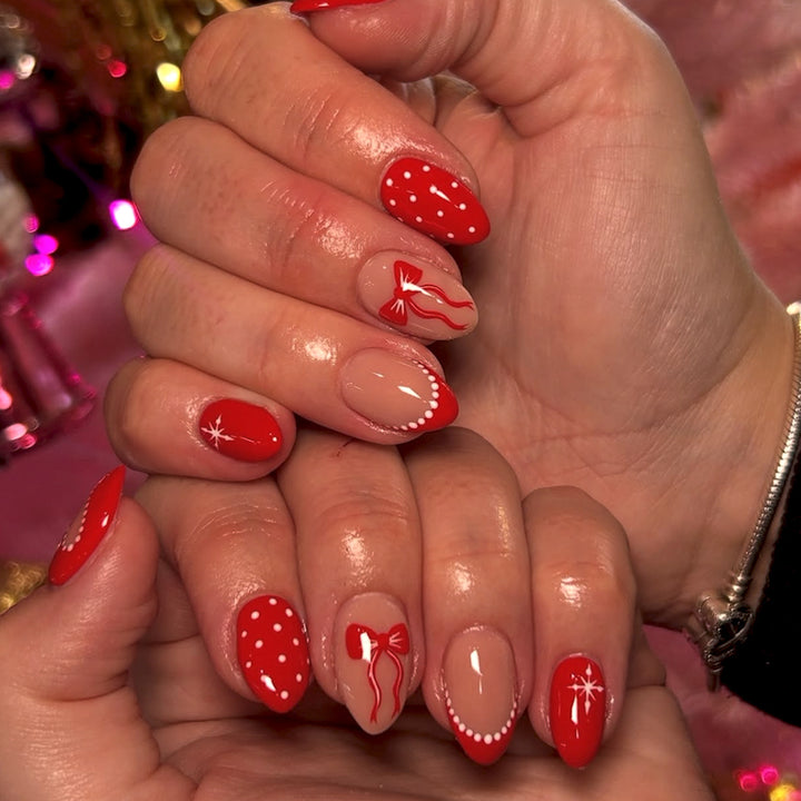 Kunstfingernägel mit Festlichem Weihnachtsdesign Karnz