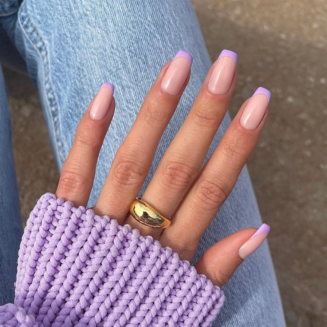 Kunstvolle Nagelverlängerungen mit elegantem Blattmuster Karnz