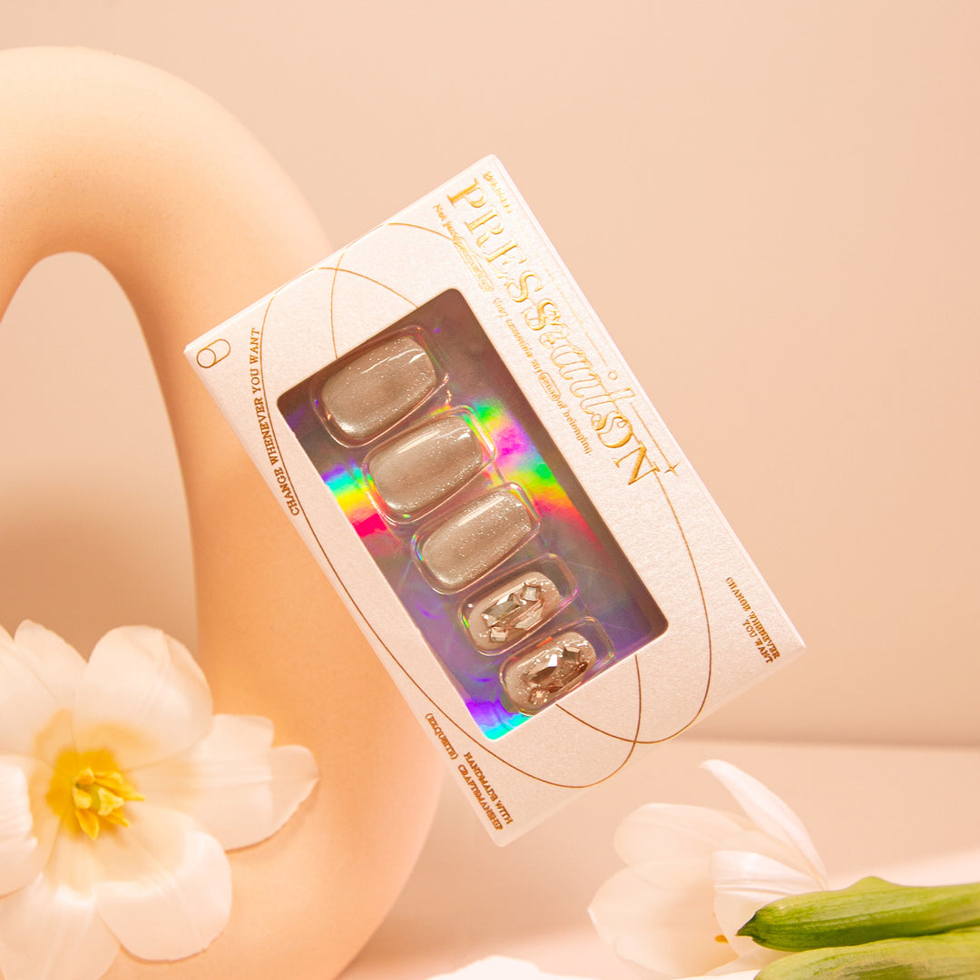 Elegante Nagelkunst mit glamourösen Akzenten Karnz