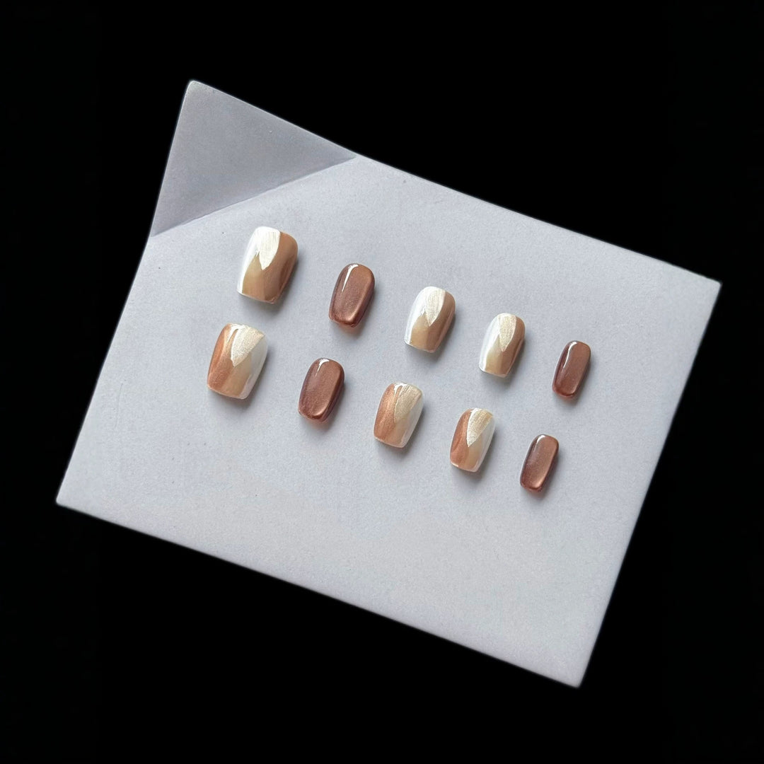 Chic Press-On Nail Art Set mit eleganten neutralen Tönen