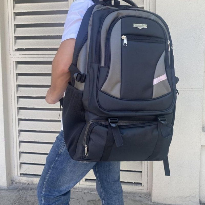 Geräumiger Multi-Compartment Rucksack Karnz