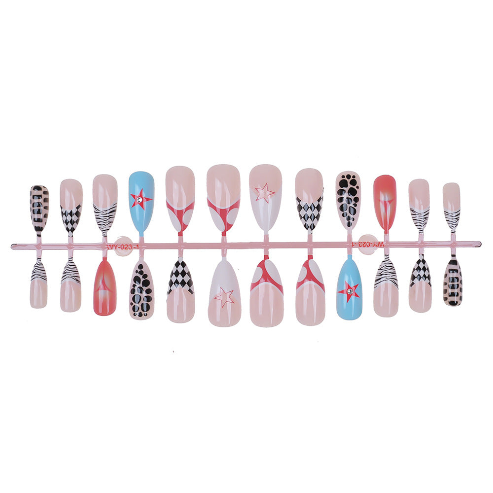 Künstlerisches Press-On Nail Set Karnz