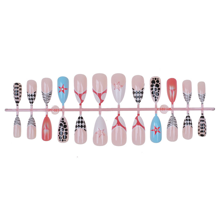 Künstlerisches Press-On Nail Set Karnz