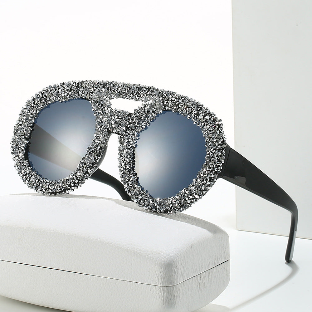Damen modische Sonnenbrille mit glamourösem Strassrahmen Karnz