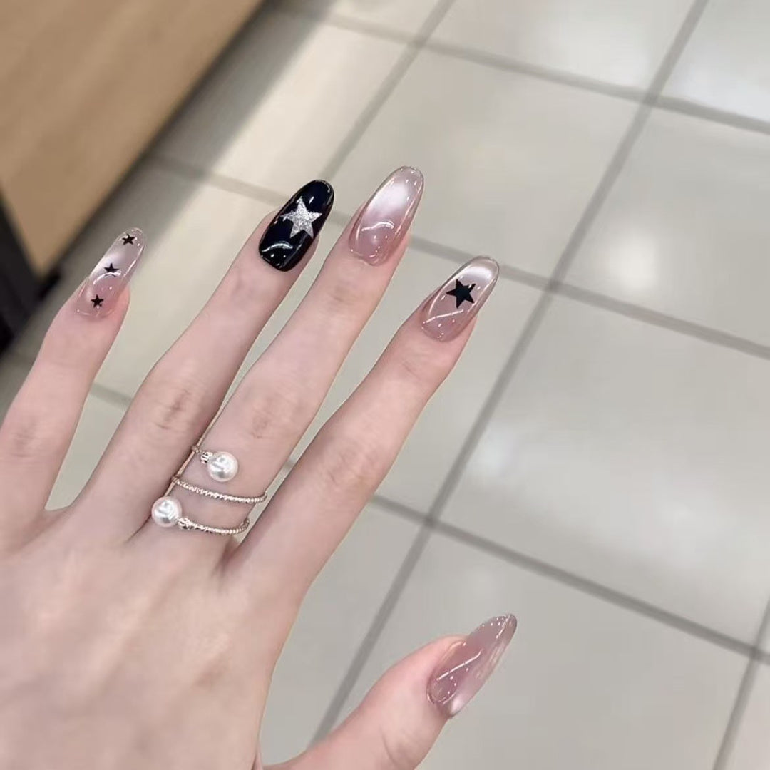 Stylisches Press-On Nail Art Set Karnz