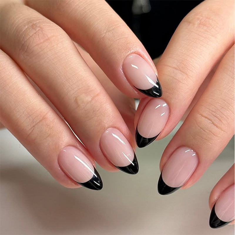 Elegantes spitzes Press-On-Nagelkunst-Set Karnz