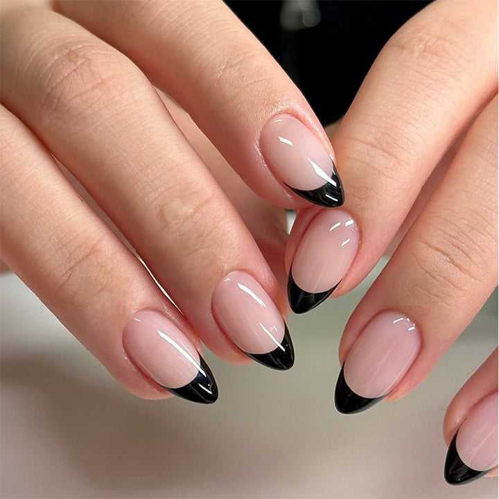 Elegantes spitzes Press-On-Nagelkunst-Set Karnz