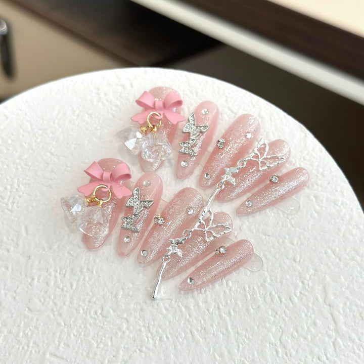 Dekoratives Strass- und Schleifen-Press-On-Nagelset