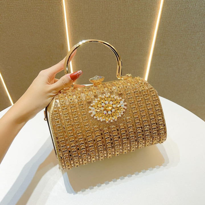 Vintage-inspirierte, mit Kristallen verzierte Handtasche