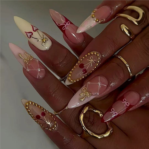 Dekorative Nagelkunst Karnz