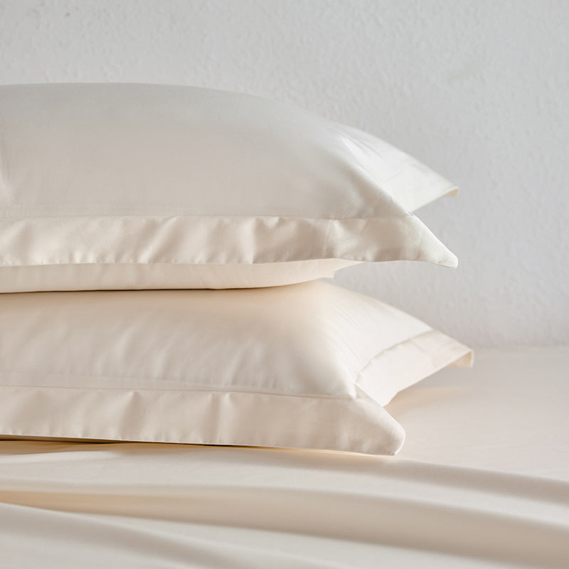Premium-Kissenbezug- und Spannbettlaken-Set aus Baumwoll-Perkal mit Hotelkante