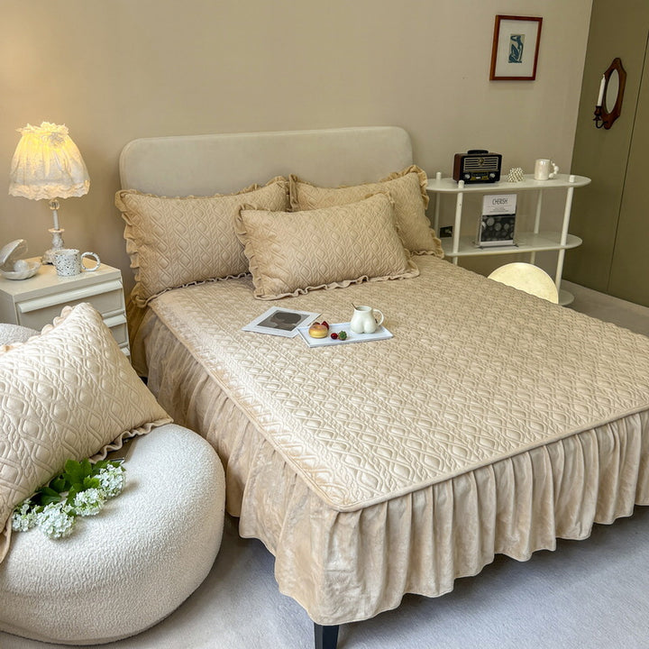 Textured Ruffled Bedspread