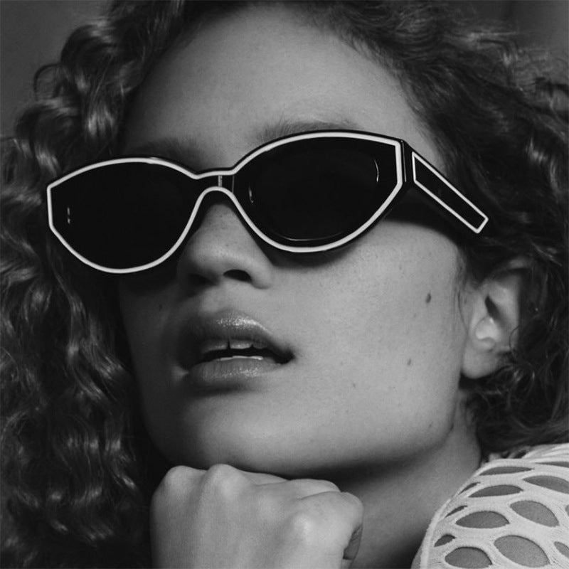 Damen Cat-Eye Sonnenbrille mit robustem transparenten Rahmen und schützendem UV-Filter Karnz