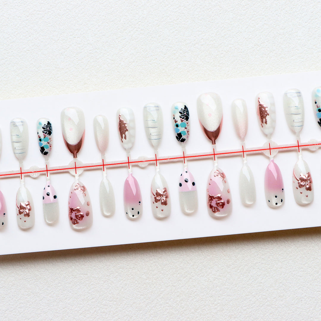 Dekorative Nagelkunst Karnz