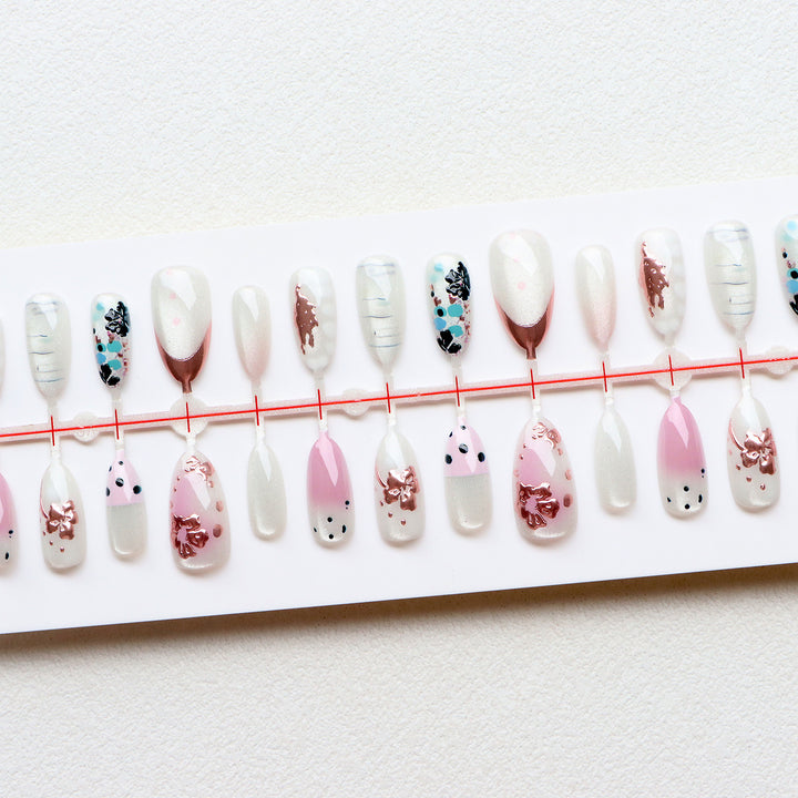 Dekorative Nagelkunst Karnz