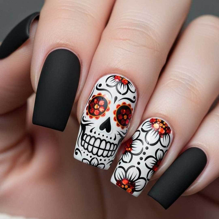 Künstlerisches Skull- und Blumen-Nail-Art-Set