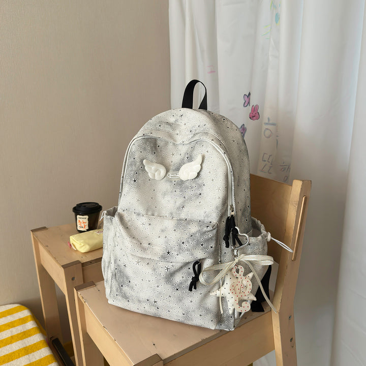 Funktionaler Rucksack mit dekorativen Flügelakzenten Karnz