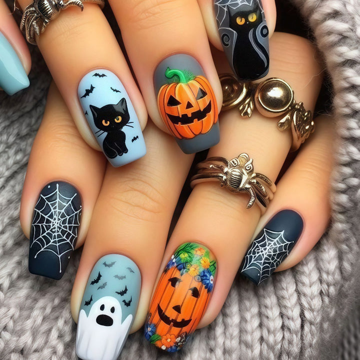 Kunstnägel im kreativen Halloween-Design Karnz