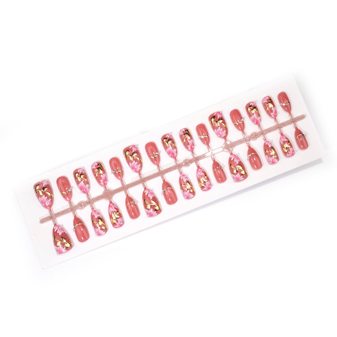 Verziertes Floral Press-On Nagelkunst-Set Karnz