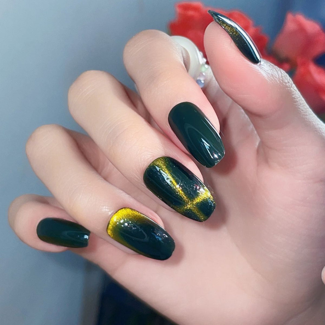 Glamorous Press-On Nail Tips Karnz