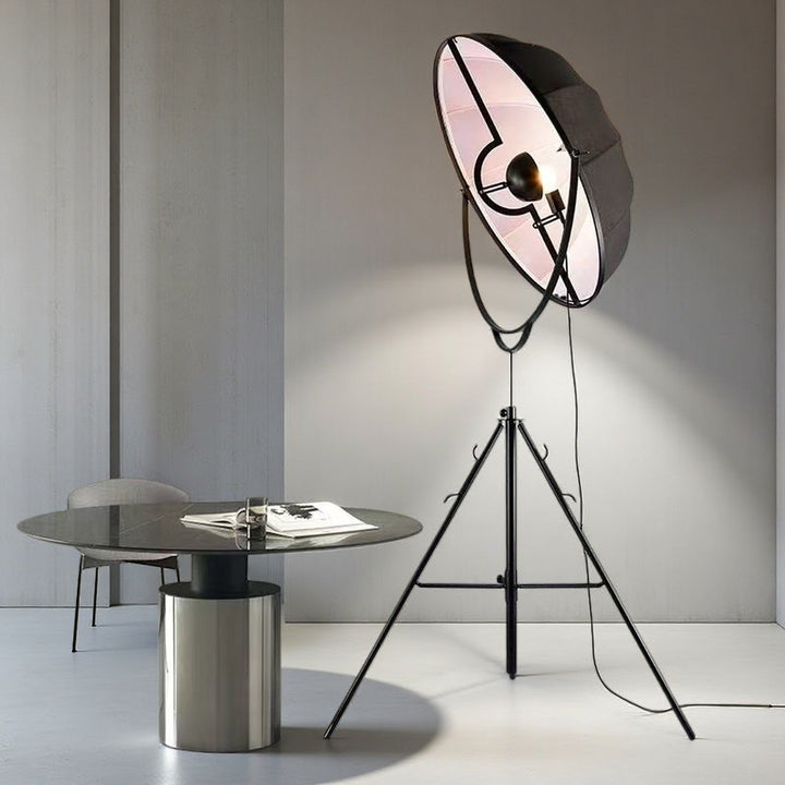 Moderne verstellbare Stehlampe