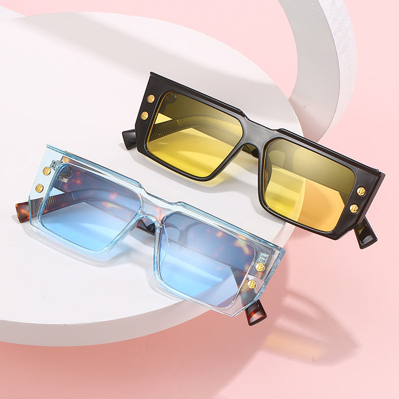 Damen modische klare Brille mit goldenen Akzenten Karnz