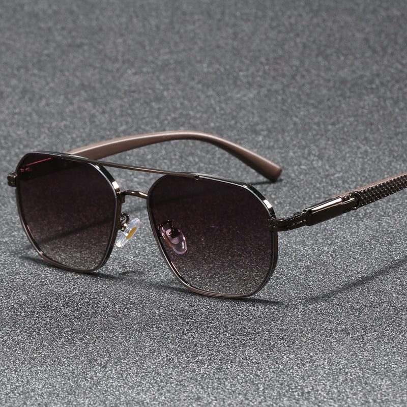 Damen modische Sonnenbrille mit stilvollen Akzenten Karnz