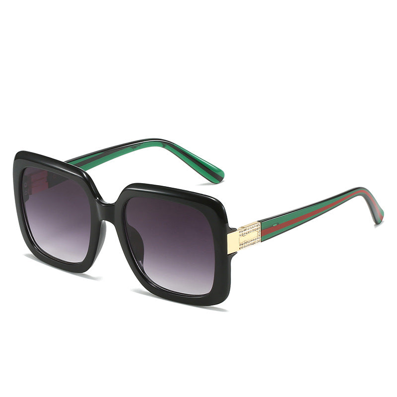 Damen elegante oversized Sonnenbrille mit luxuriösen Metallakzenten Karnz