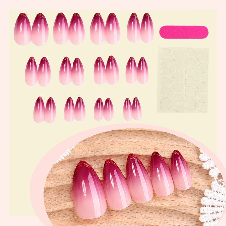 Kunstnagelset mit eleganten ombre Farbverläufen Karnz