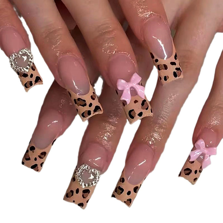 Stilvolle Leopard-Print-Nagelverlängerungen