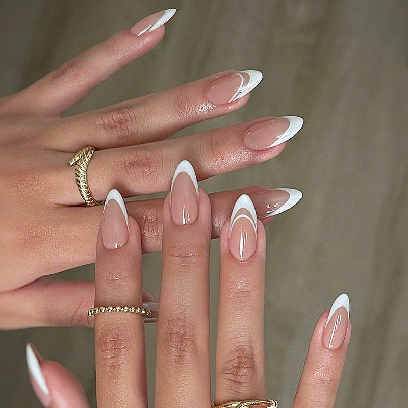 Kunstnagelset mit natürlichem Look und selbstklebenden Tipps Karnz