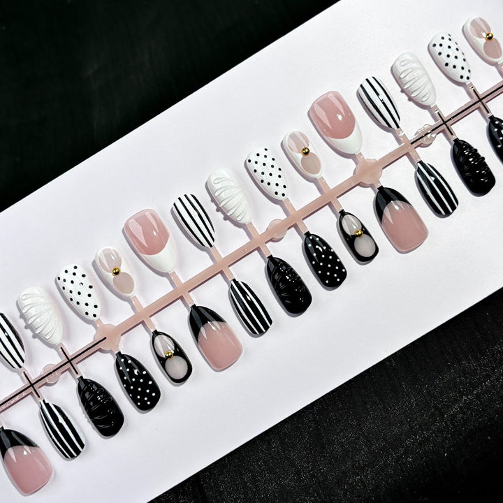 Elegante Polka Dot und Spitzen Press-On Nagel Set