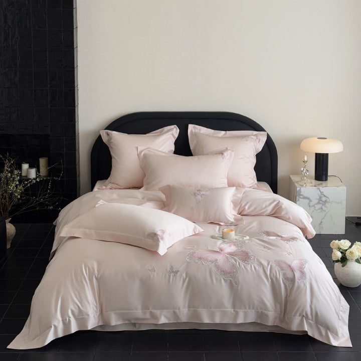 Elegante Satin-Bettwäschegarnitur mit tonaler Schmetterlingsstickerei