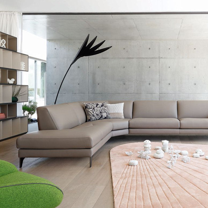 Künstlerische Stehlampe mit stylischem Design