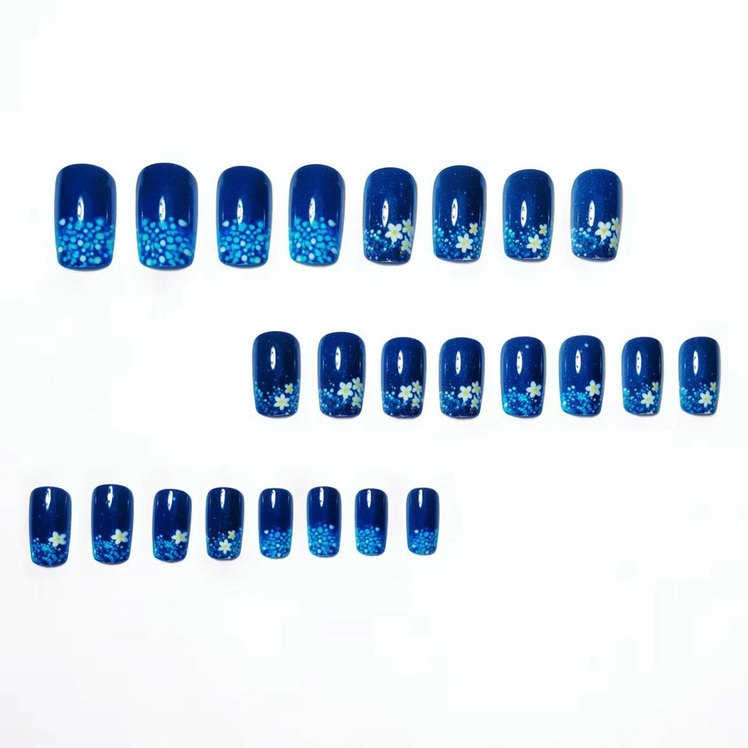 Kunstnägel mit Glitzerndem Blüten-Design Karnz