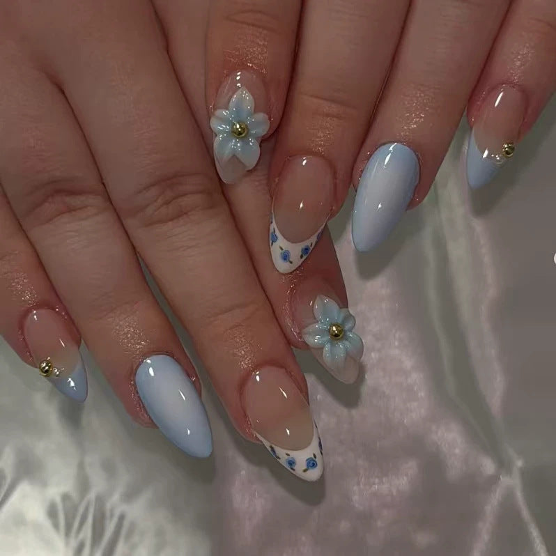 Dekorativer Press-On Nagelkunst Set mit Zubehör