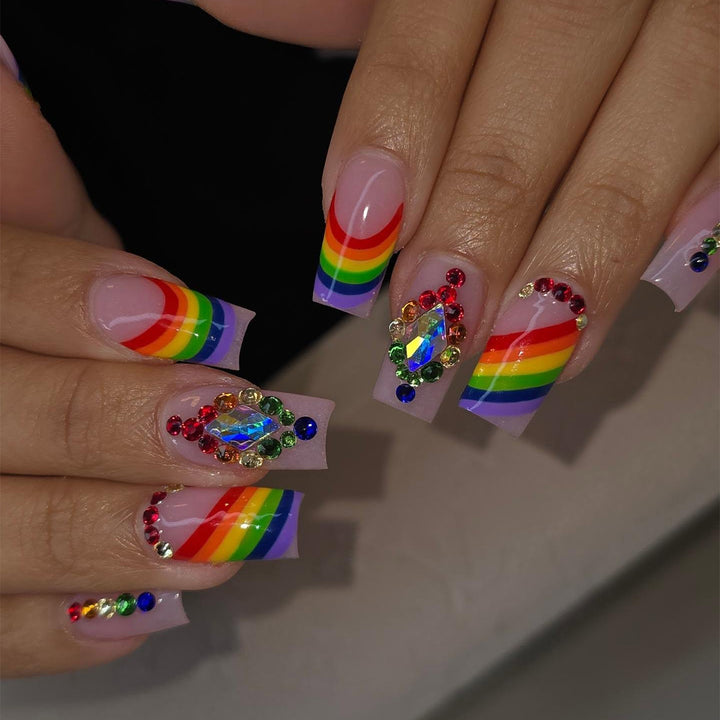 Glamorous Regenbogen-inspirierte Nail Art Extensions Karnz