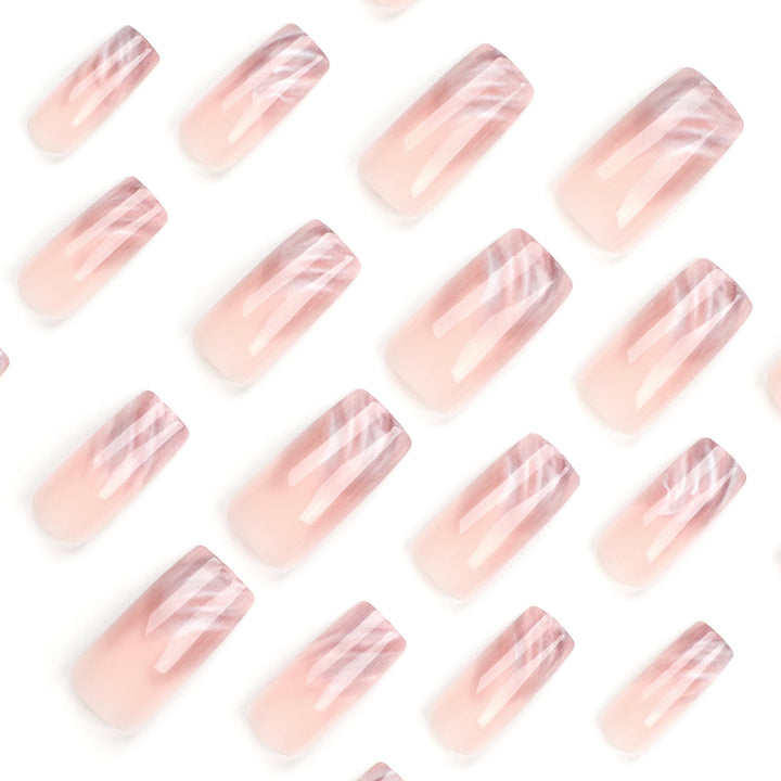 Kunstvolle Acryl-Nägel mit elegantem Glanz Karnz