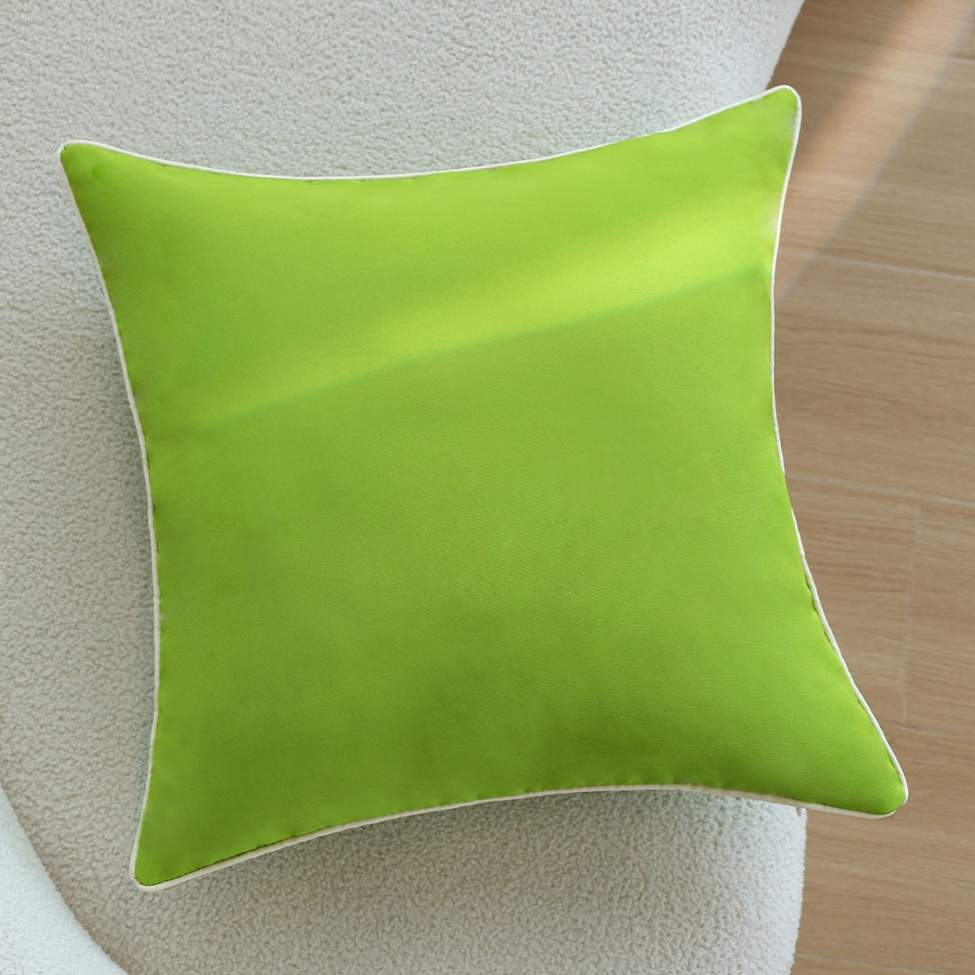 Quadratischer Soft‑Touch Kissenbezug mit kontrastierender Paspel und verdecktem Reißverschluss Karnz