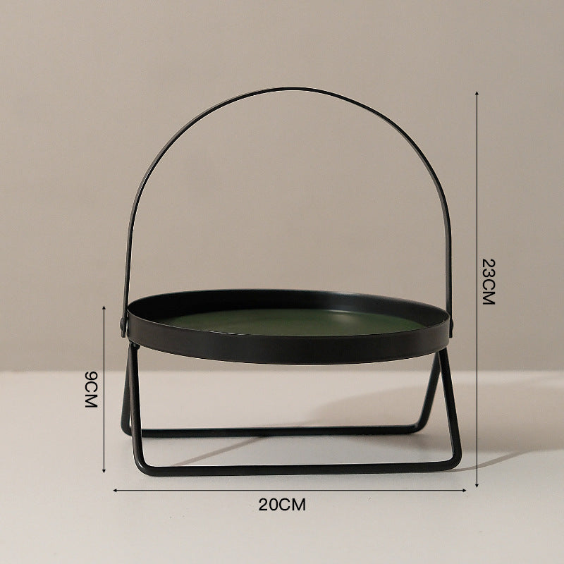 Eleganter Metalltisch Karnz
