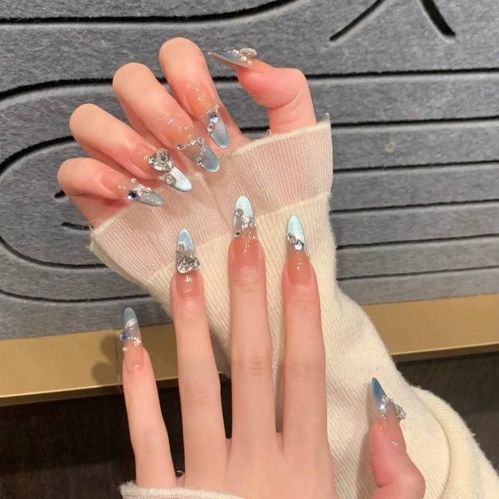 Künstlerisches Langes Stiletto Press-On Nagelset Karnz