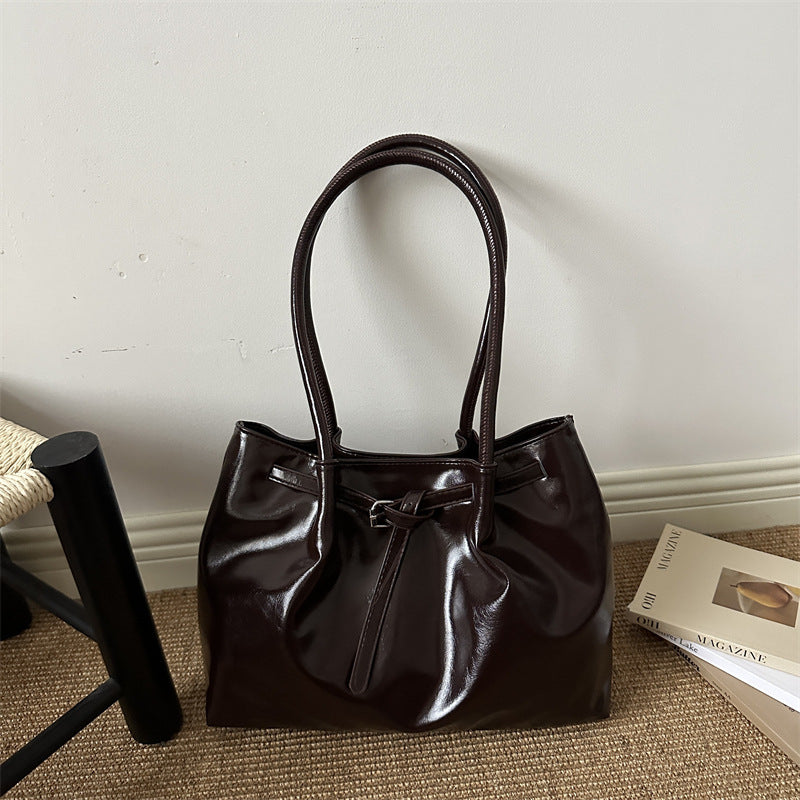 Elegante Glänzende Handtasche