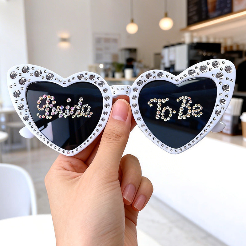 Rhinestone-besetzte Herzförmige Sonnenbrille Karnz